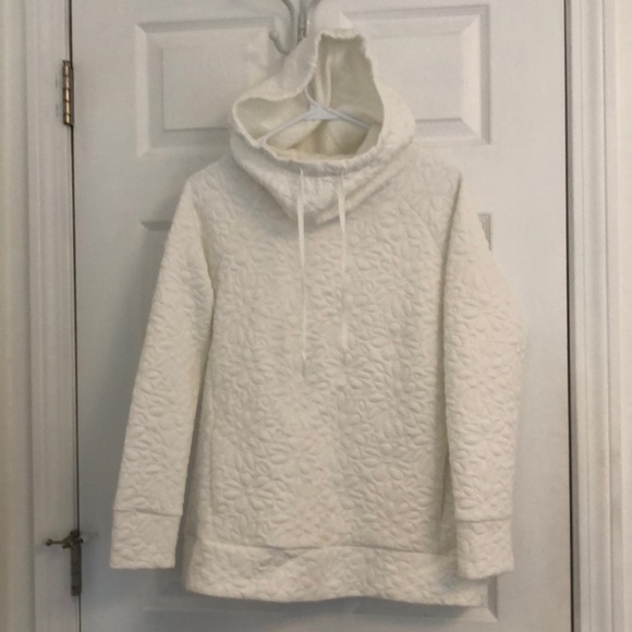 dressbarn Tops - 🖐 White quilted Dressbarn Scuba Hoodie